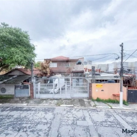 Casa com 150m², 5 dormitórios, sendo 1 suíte, 2 vagas de garagem, à venda na Vila Matilde.