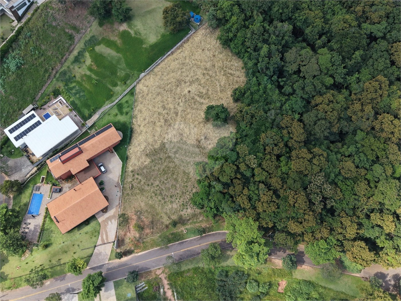 Terreno à venda no condomínio Jardim Primavera, Louveira - SP