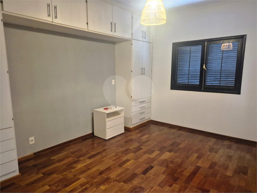 Casa de Vila à venda com 4 quartos, sendo 3 suítes, em Chácara Santo Antônio, São Paulo, SP