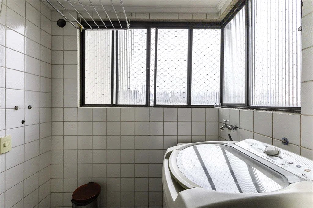 Apartamento à venda com 3 quartos, sendo 1 suíte, em Vila Madalena, São Paulo, SP