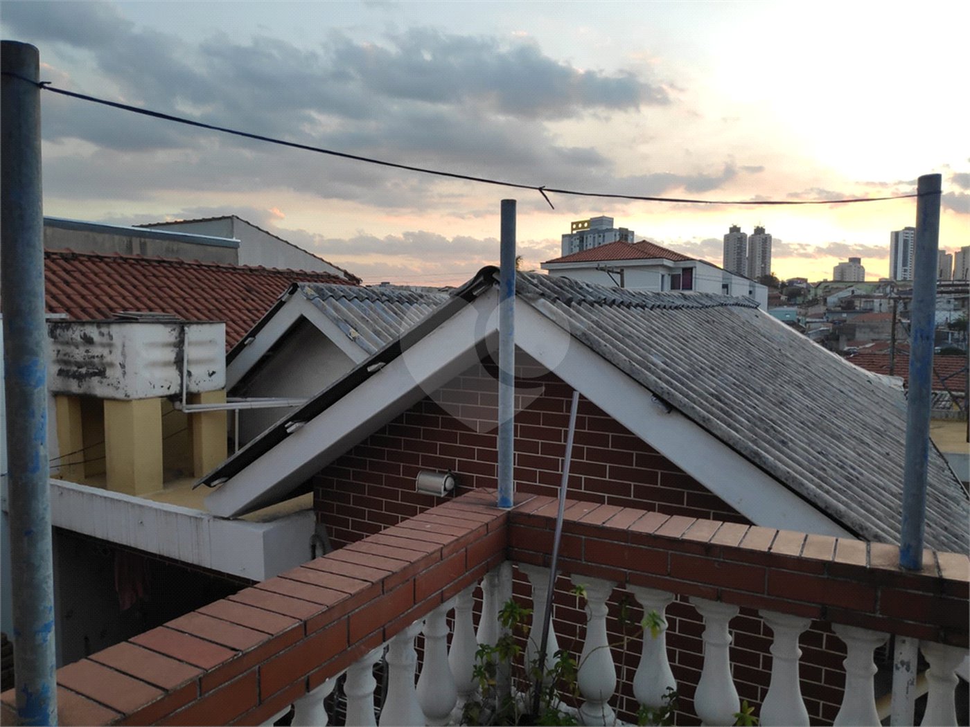 Casa à venda com 3 quartos, sendo 1 suíte, em Vila Nivi, São Paulo, SP