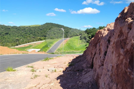 Terreno à venda no condomínio Portal Lamis, Bom Jesus dos Perdões - SP
