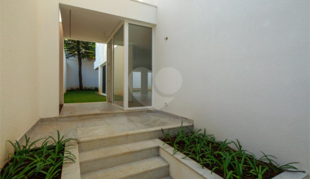 Casa à venda com 5 quartos, sendo 4 suítes,  em Jardim Marajoara, São Paulo, SP