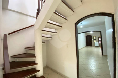 Casa à venda com 4 quartos, sendo 2 suítes, em Parque Santana, Mogi das Cruzes, SP