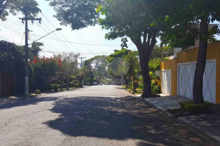 Casa à venda com 7 quartos, sendo 2 suítes, em Brooklin Paulista, São Paulo, SP
