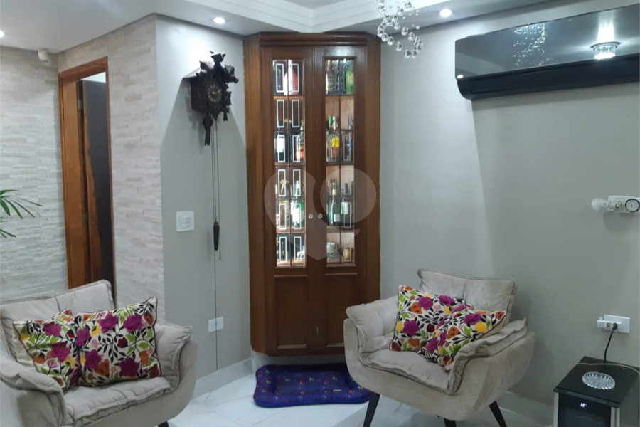 Sobrado à venda com 3 quartos, sendo 1 suíte, em Vila Mazzei, São Paulo, SP