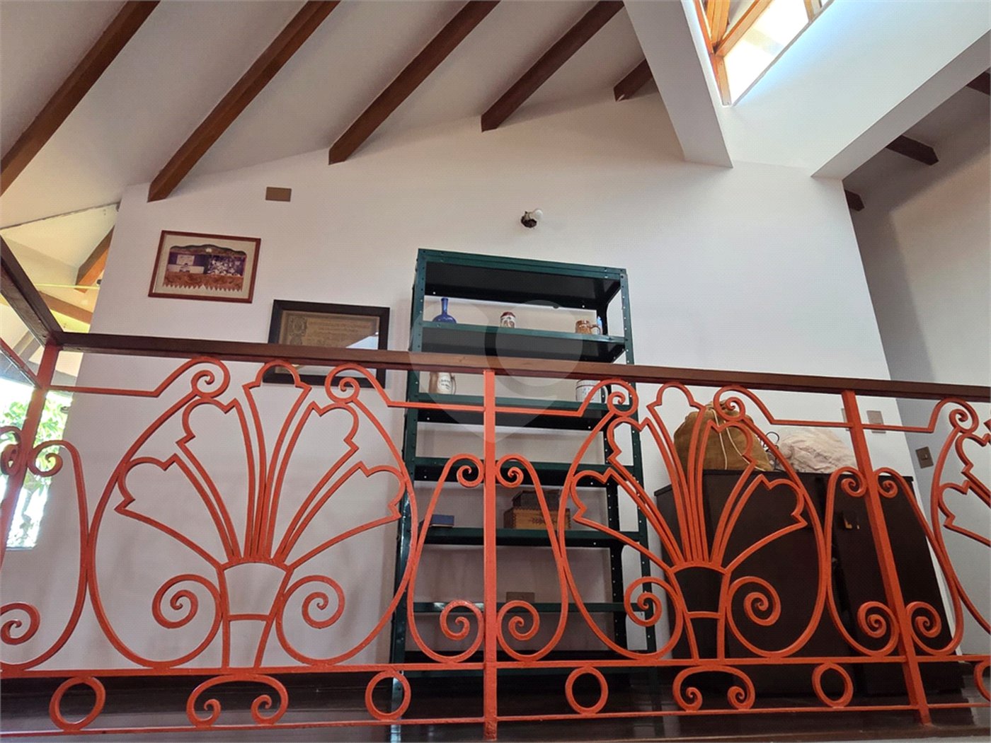 Casa à venda com 4 quartos, sendo 2 suítes, em Cidade São Francisco, São Paulo, SP