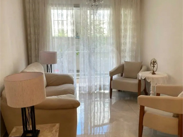 Apartamento à venda com 3 quartos, sendo 1 suíte,  em Morumbi, São Paulo, SP
