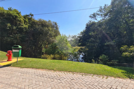 Casa à venda com 3 quartos, sendo 1 suíte, no condomínio Terras de São Francisco, Vinhedo - SP