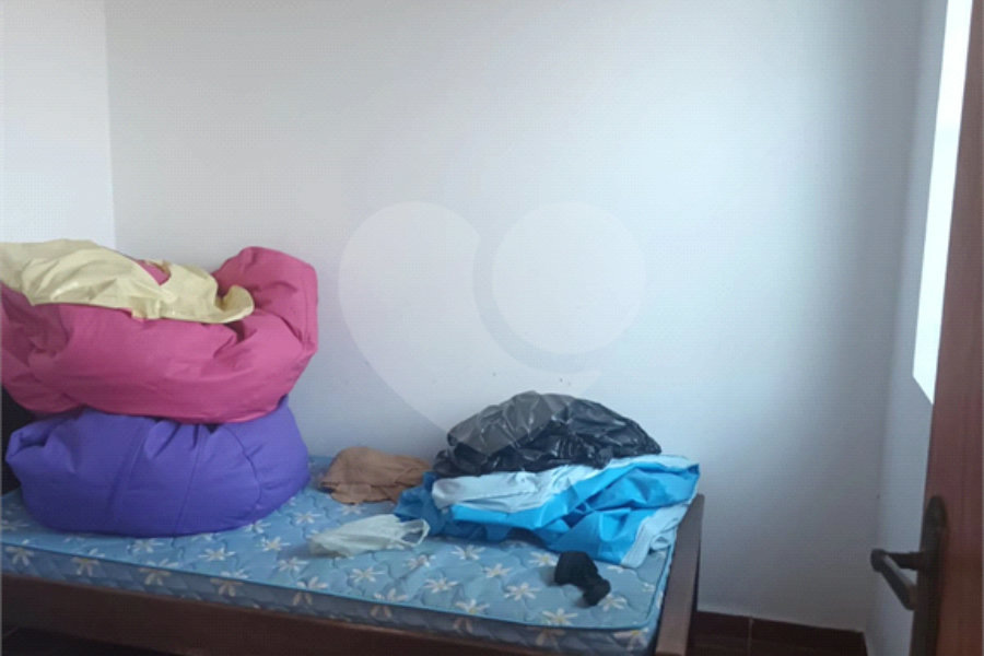 Sobrado à venda com 4 quartos, sendo 1 suíte, em Tremembé, São Paulo, SP