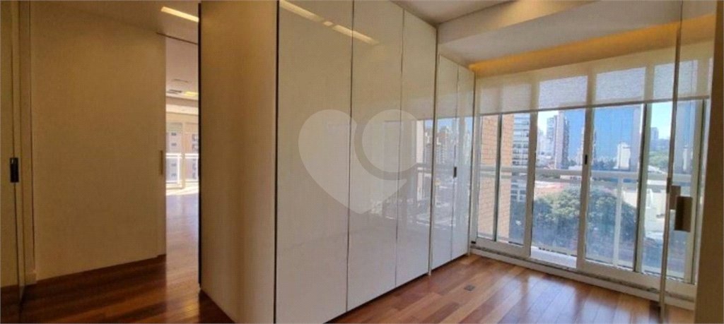 Apartamento à venda com 3 suítes em Vila Mariana, São Paulo, SP