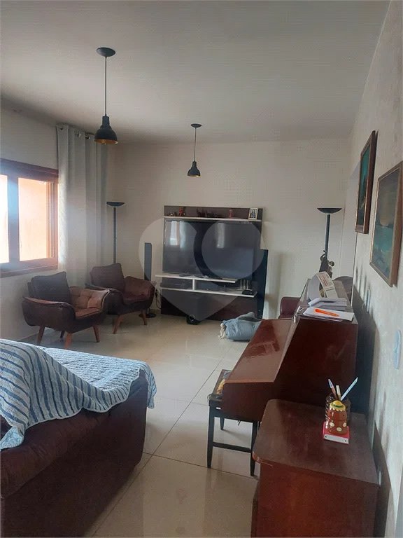 Casa à venda com 4 suítes no condomínio Parque dos Resedas, Itupeva - SP