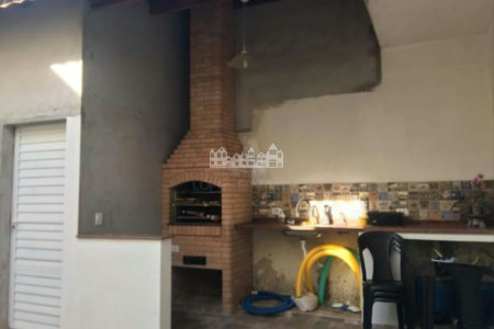 Sobrado à Venda com piscina e próximo à FAAT – Atibaia/SP