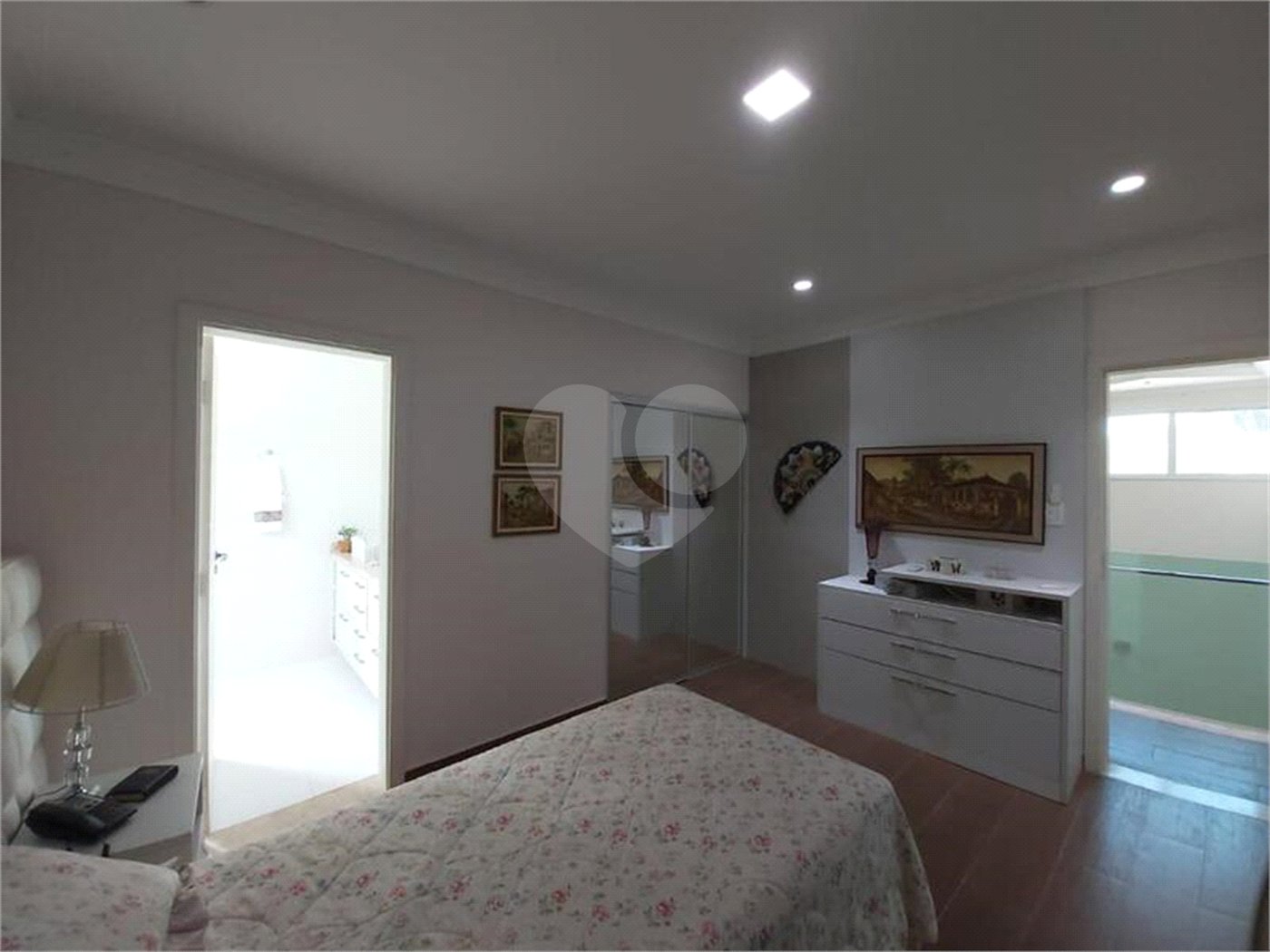 Casa à venda com 4 suítes no condomínio Aldeia da Serrinha, Sorocaba - SP