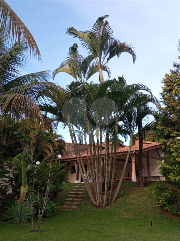 Casa à venda ou para alugar com 3 quartos, sendo 1 suíte, no condomínio Recanto Florido, Vinhedo - SP