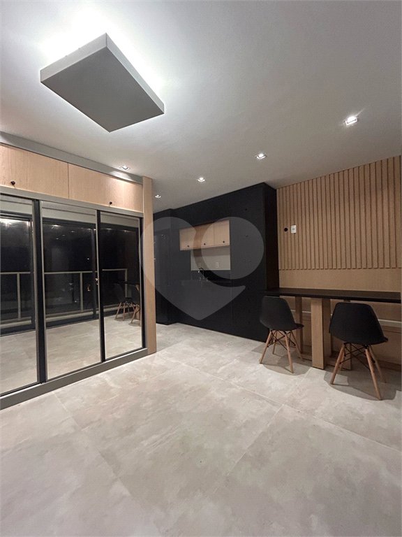 Apartamento à venda ou para alugar com 1 suíte em Pinheiros, São Paulo, SP