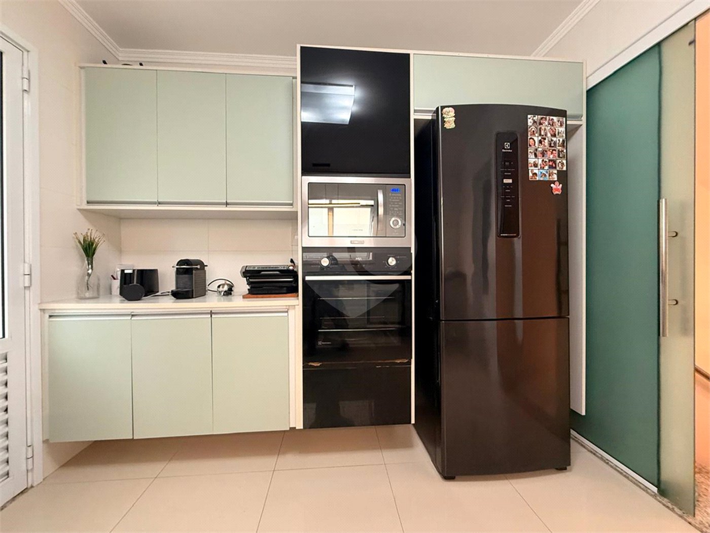 Casa à venda com 4 quartos, sendo 2 suítes, no condomínio Florada da Serra, São Paulo - SP