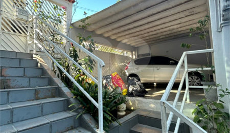 Sobrado à venda com 4 quartos, sendo 1 suíte,  em Parada Inglesa, São Paulo, SP
