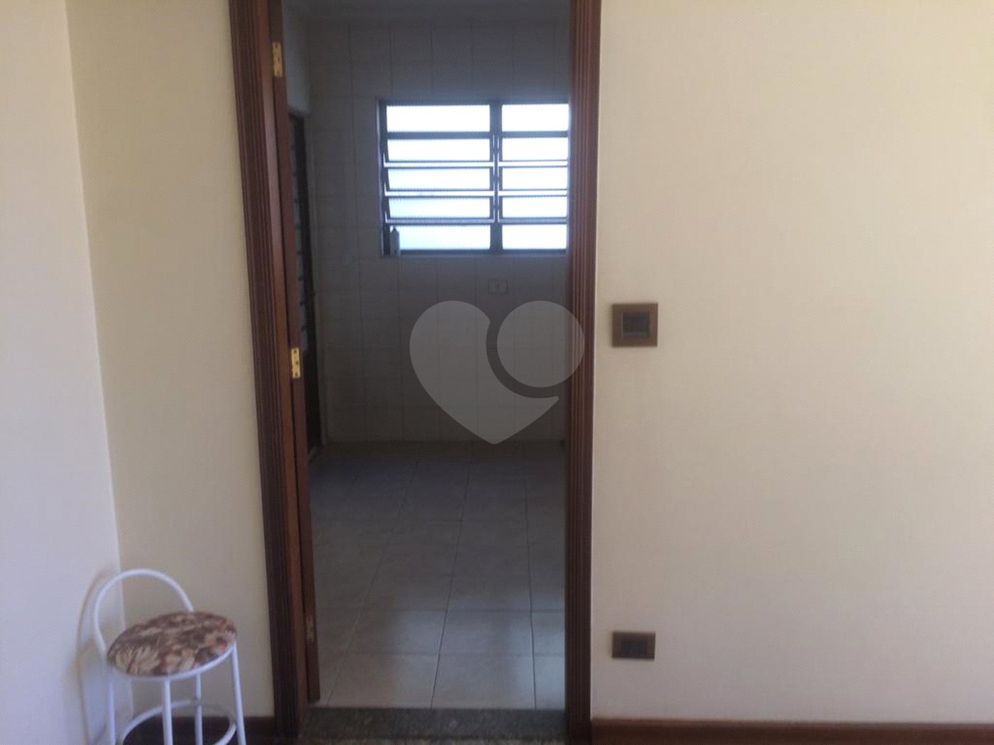 Sobrado à venda com 4 quartos, sendo 3 suítes, em Tremembé, São Paulo, SP