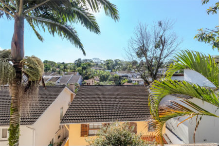 Casa à venda com 3 quartos, sendo 1 suíte, em Alto da Boa Vista, São Paulo, SP