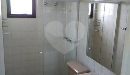 Apartamento à venda com 3 quartos, sendo 1 suíte,  em Saúde, São Paulo, SP