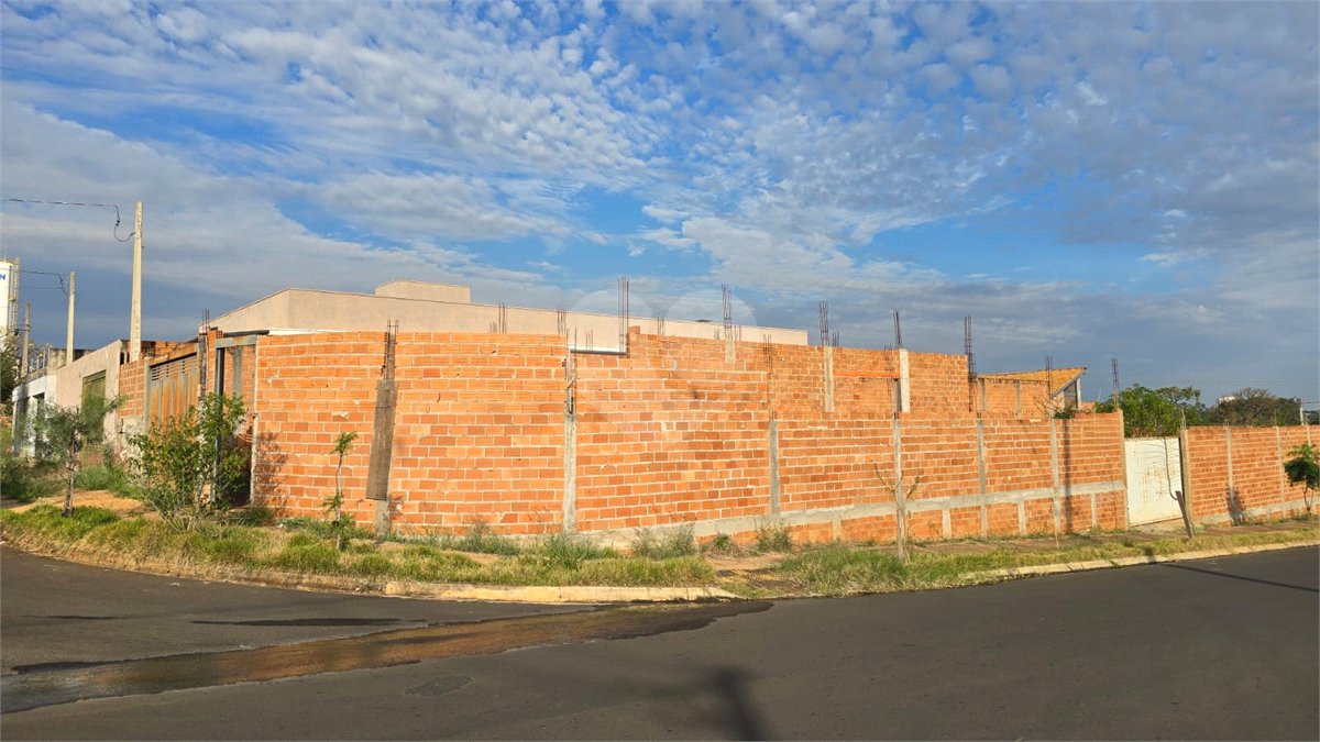 Sobrado à venda com 2 quartos em Cidade Jardim, Araraquara, SP