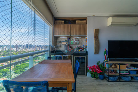 Apartamento à venda com 2 quartos, sendo 1 suíte, em Alto da Boa Vista, São Paulo, SP