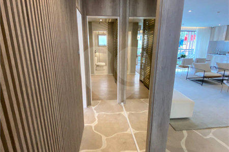 Apartamento à venda com 3 suítes em Campo Belo, São Paulo, SP