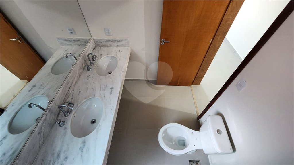 Casa à venda com 4 suítes no condomínio Santa Isabel I, Louveira - SP