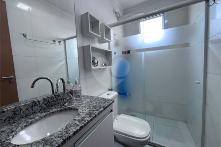 Apartamento à venda com 2 quartos, sendo 1 suíte, em Guilhermina, Praia Grande, SP