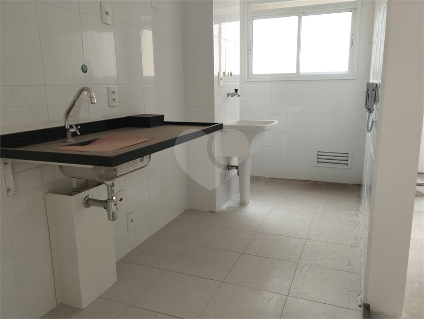 Apartamento à venda com 2 quartos, sendo 1 suíte, em Jardim Flor da Montanha, Guarulhos, SP