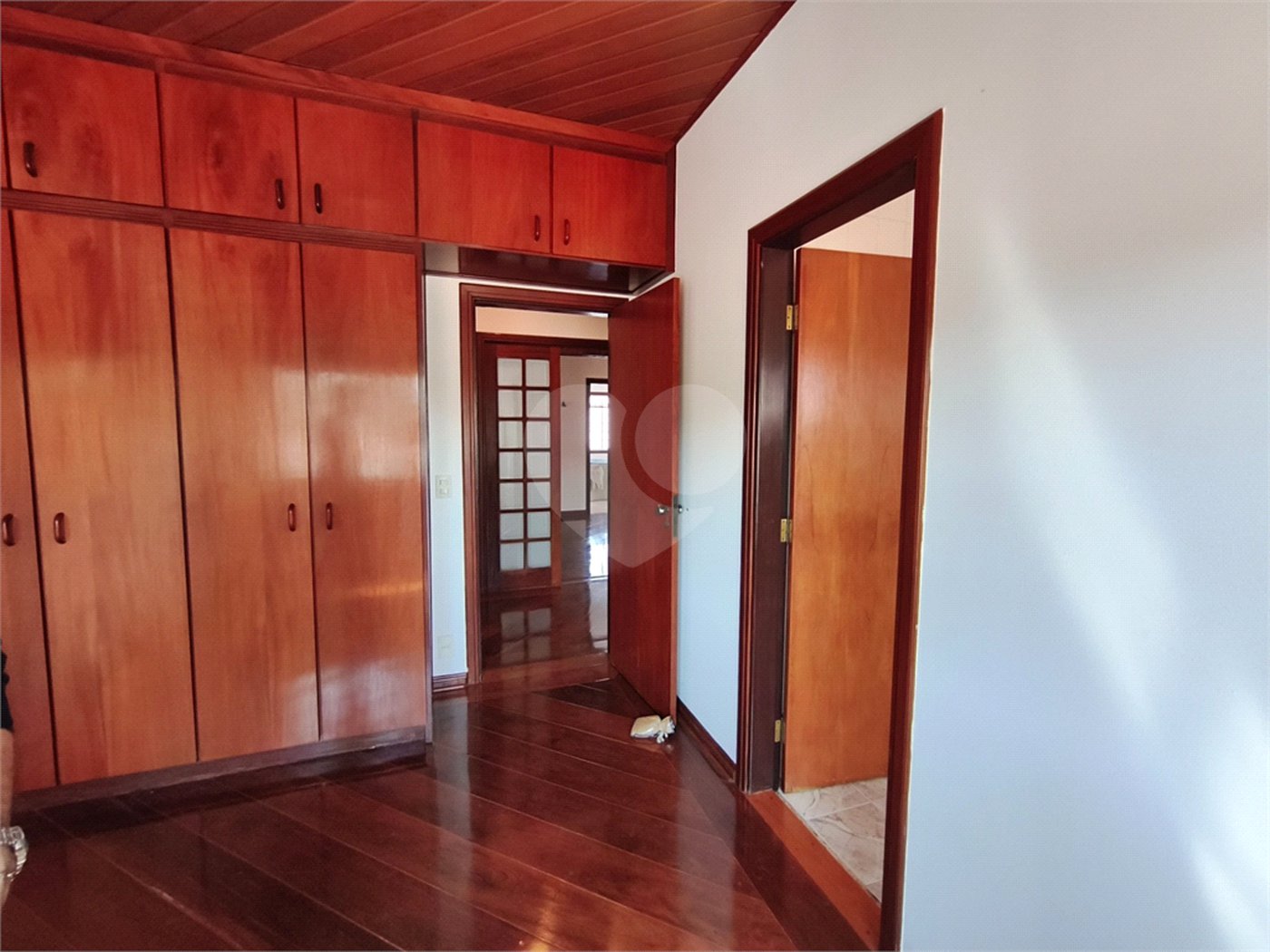 Casa à venda ou para alugar com 3 suítes no condomínio Estância Marambaia, Vinhedo - SP