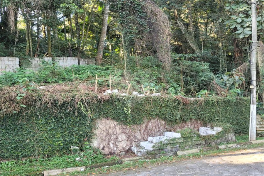 Terreno à venda no condomínio Parque Imperial da Cantareira, Mairiporã - SP