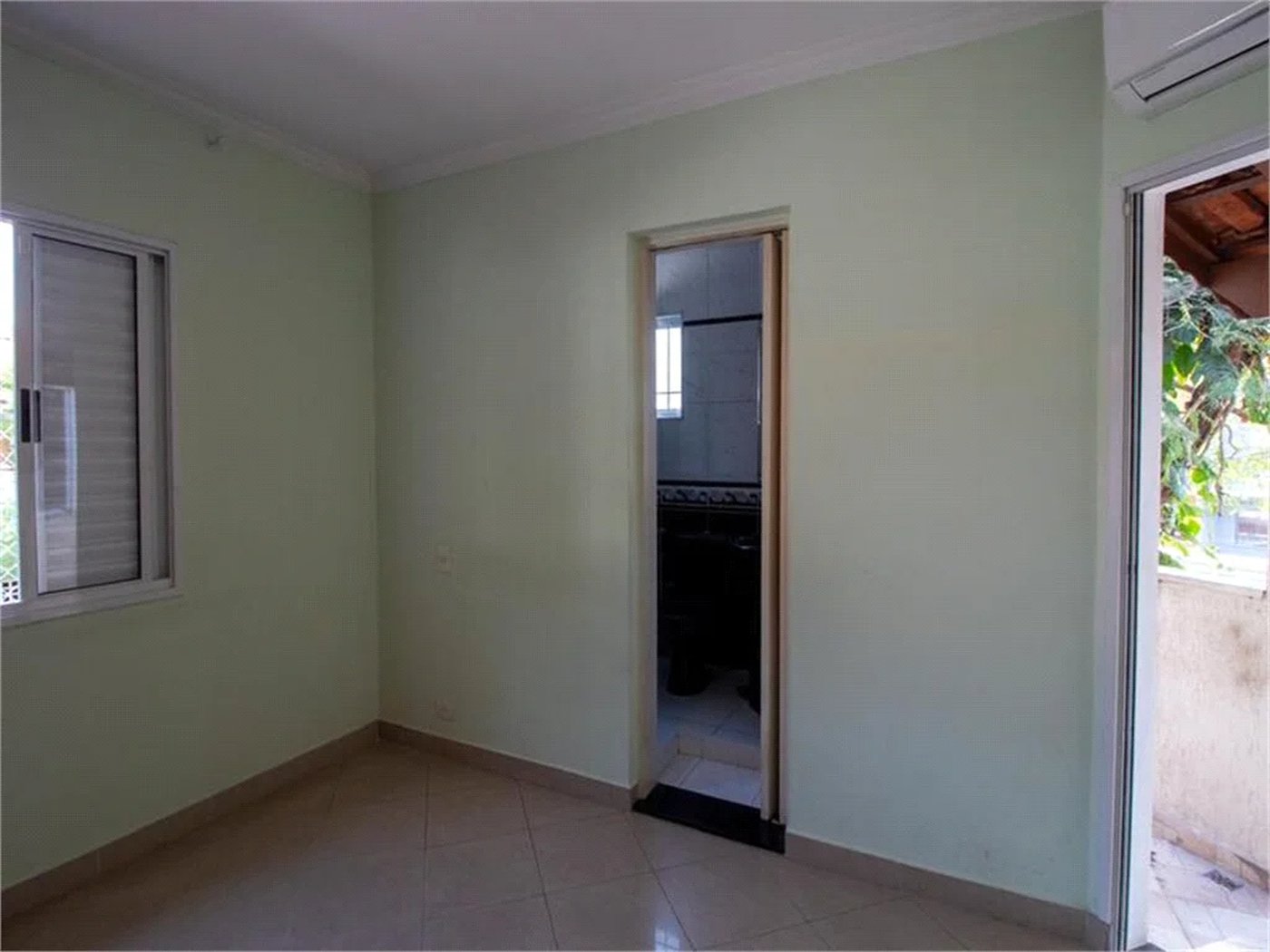 Casa à venda com 3 quartos, sendo 1 suíte, em Jardim Ester, São Paulo, SP