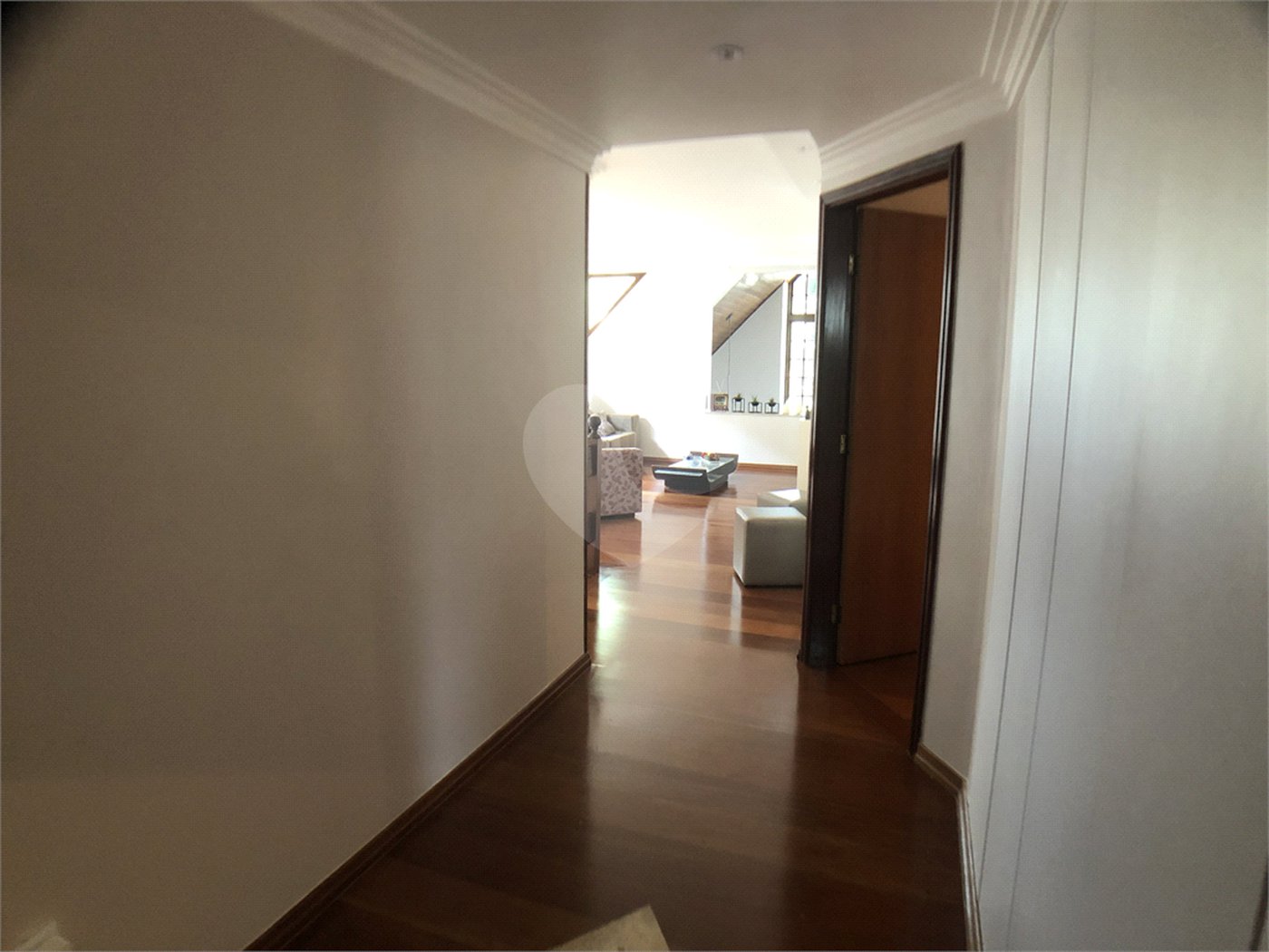 Casa à venda com 4 suítes no condomínio Residencial Floresta, São Paulo - SP