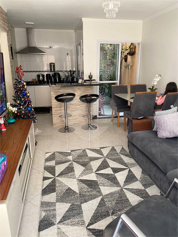 Casa à venda com 2 suítes no condomínio Real Iraci, São Paulo - SP