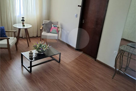 Sobrado à venda com 3 quartos, sendo 1 suíte,  em Vila Oliveira, Mogi das Cruzes, SP