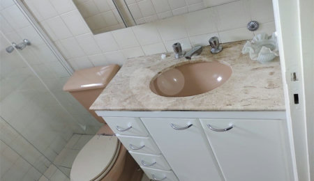 Apartamento à venda com 3 quartos, sendo 1 suíte,  em Saúde, São Paulo, SP