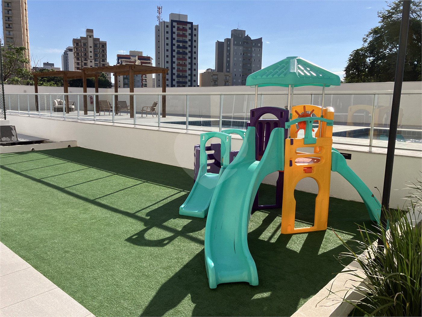 Apartamento à venda com 3 quartos, sendo 1 suíte,  em Parque Campolim, Sorocaba, SP