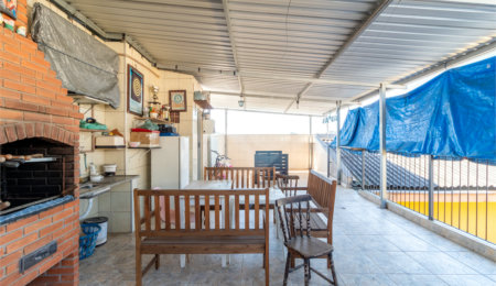 Casa à venda com 3 quartos, sendo 1 suíte,  em Jardim Paris, São Paulo, SP