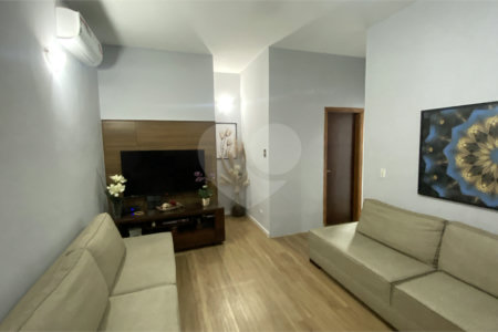 Casa Térrea à venda com 4 quartos, sendo 1 suíte, em Campo Grande, São Paulo, SP