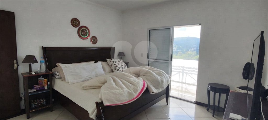 Casa à venda com 5 quartos, sendo 3 suítes,  em Capoavinha, Mairiporã, SP