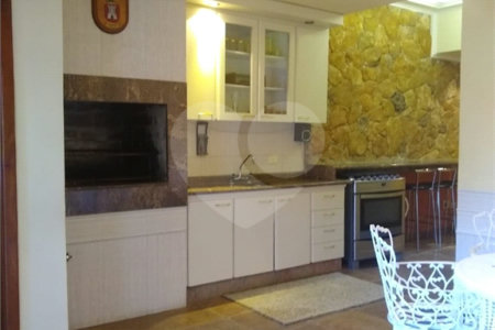 Casa à venda com 4 quartos, sendo 2 suítes, no condomínio Osato, Atibaia - SP