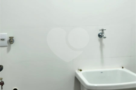 Casa à venda com 3 quartos, sendo 1 suíte, no condomínio Jd. Parque Alvorada, Araraquara - SP