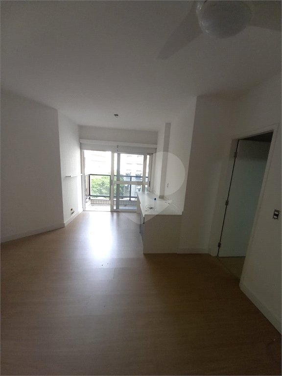Apartamento à venda com 3 quartos, sendo 1 suíte,  em Vila Olímpia, São Paulo, SP