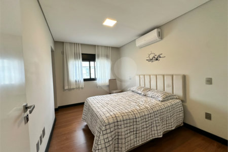 Casa à venda com 3 suítes no condomínio Villas do Golfe, Itu - SP