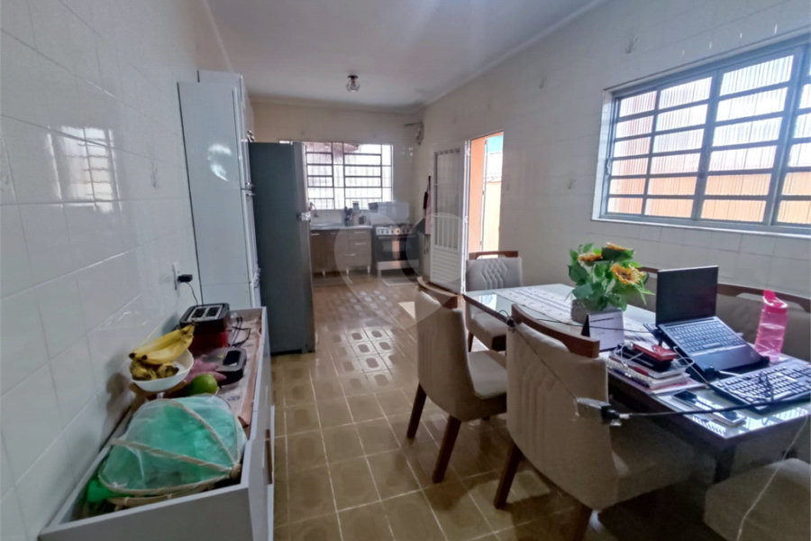Sobrado à venda com 3 quartos, sendo 1 suíte, em Tremembé, São Paulo, SP