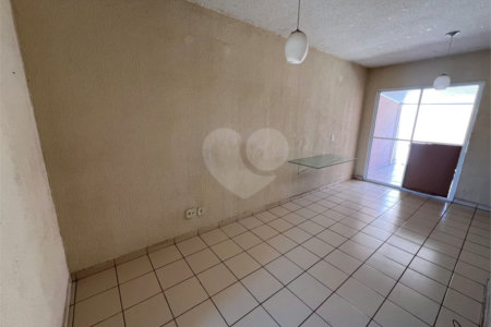 Casa à venda com 2 quartos em Vila Progresso, Itapetininga, SP
