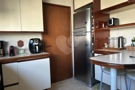 Apartamento à venda com 4 quartos, sendo 2 suítes,  em Paineiras do Morumbi, São Paulo, SP