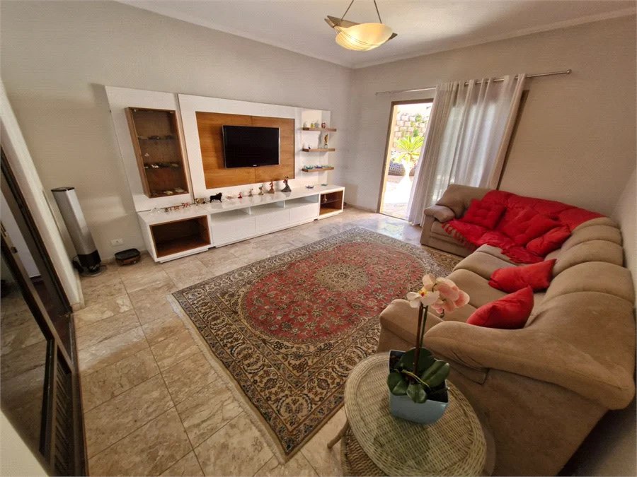 Casa à venda com 4 suítes no condomínio Villa Viana II, Cotia - SP
